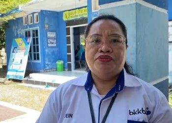 Penyuluh KB Kecamatan Suwawa, Jein Angkumona saat diwawancarai usai penyuluhan Keluarga Berencana, Senin (30/10/2023). (Foto AFK)