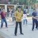 Wakil Walikota Gorontalo, Ryan Kono saat memimpin senam Zumba, di pelataran rumah adat dulohupa, Jumat 20/10/23.