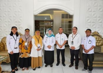 Wakil Bupati Pohuwato, Suharsi Igirisa, Menerima Kunjungan Kepala BPS Pohuwato, Puguh Raharjo, di rumah dinas wakil Bupati Pohuwato, Rabu (11/10/2023) (F Pemda Humas Pohuwato)