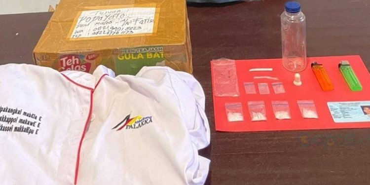 Barang bukti narkoba yang disita dari terduga pelaku IB oleh Satnarkoba Polres Pohuwato.