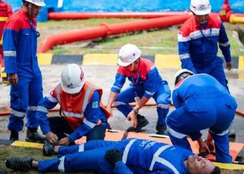PT Pertamina Patra Niaga Fuel Terminal Gorontalo bersama Kepolisian, TNI, Pemadam Kebakaran dan masyarakat Kelurahan Tenda, Kota Gorontalo melaksanakan simulasi penanggulangan keadaan darurat level 0 di Kantor Fuel Terminal Gorontalo pada Jumat (10/11).