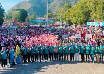 Peringatan Hari Kesehatan Nasional ke-59 yang dihadiri Penjabat Gubernur Gorontalo Ismail Pakaya, Penjabat Sekdaprov Budiyanto Sidiki dan jajaran pimpinan OPD,  di lapangan Taruna Remaja, Minggu, (12/11/2023). (Putra/Gopos)