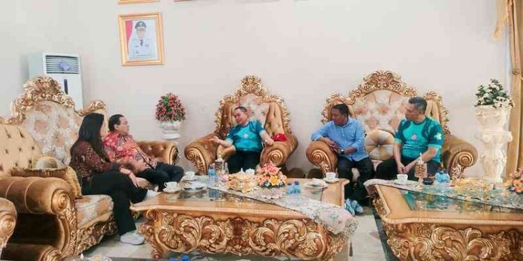 Komisi Informasi (KI) Pusat melaksanakan audiensi bersama Penjagub Gorontalo, Ismail Pakaya di Rumah Dinas, Ahad (12/11/2023).
