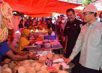 Pemerintah Kota Gorontalo melaksanakan pemantauan harga bahan pokok di sejumlah pasar di Kota Gorontalo, Kamis (16/11/2023)