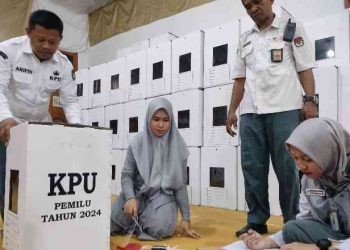 Komisi Pemilihan Umum (KPU) Kabupaten Bone Bolango mulai melaksanakan perakitan dan penyortiran logistik pemilu, Kamis (23/11/2023)
