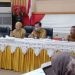 Zoom Rakor Pengendalian Inflasi dirangkaikan dengan Rakor TPID Terkait Evaluasi Perkembangan Inflasi dan Menjaga Ketersediaan dan Kestabilan Harga Kebutuhan Pokok Mnjelang Hari Besar Keagamaan Nasional (HBKN) dan Tahun Baru 2024, di BLY Kota Gorontalo, Senin 27/11/2023.