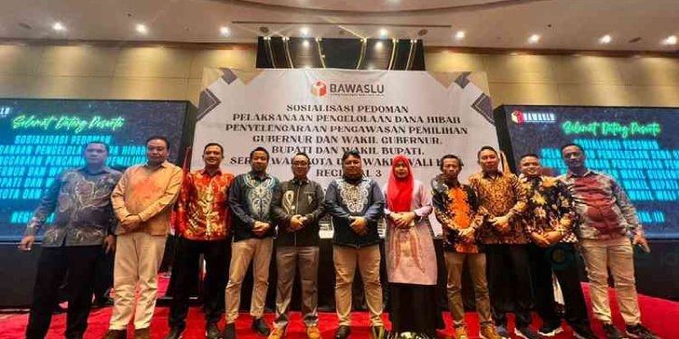 Bawaslu Kabupaten Bone Bolango ikut hadir dalam Sosialisasi Pedoman Pelaksanaan Pengelolaan Dana Hibah Pemilihan Khususnya Regional 3 yang diselenggarakan Bawaslu RI di Hotel Novotel Mangga Dua Jakarta Utara, Senin 27/11/2023.