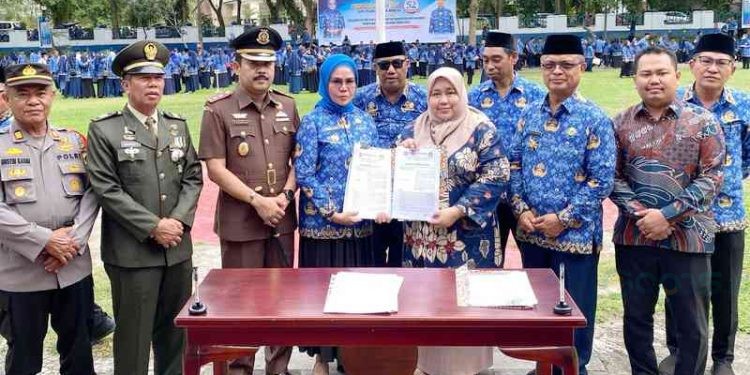 Penandatanganan Naskah Perjanjian Hibah Daerah (NPHD) antara KPU dan Pemerintah Daerah Bone Bolango, Rabu (29/11/2023).