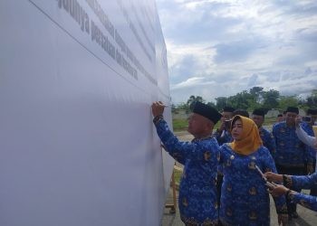Penandatanganan deklarasi netralitas ASN Pohuwato, berlangsung di Kantor Bersama Bupati Pohuwato, Rabu (29/11/2023) (Yusuf/Gopos)