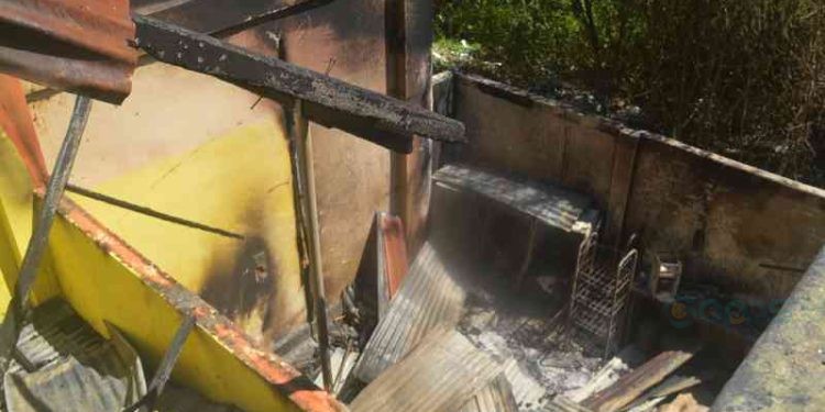 Bagian atas kelas yang terbakar. (Putra/Gopos)