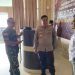Kapolres Gorontalo Utara, AKBP Andik Gunawan mengecek personel pengamanan Komisi Pemilihan Umum (KPU) dan logistik di Desa Bulalo, Kecamatan Kwandang, Kabupaten Gorontalo Utara, Kamis (30/11/2023).