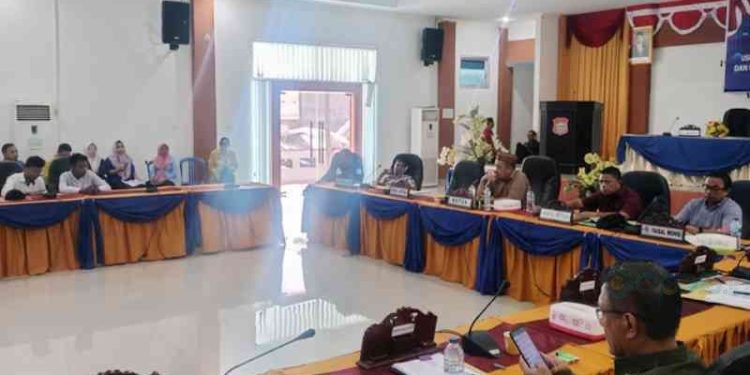 Dewan Perwakilan Rakyat Daerah (DPRD) Kabupaten Bone Bolango bakal mengeluarkan rekomendasi pencopotan direktur PDAM Bone Bolango Kepada Bupati Bone Bolango