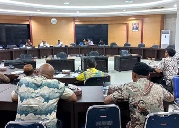 Rapat Dengar Pendapat (RDP) Komisi I Deprov Gorontalo yang menghadirkan BPN Provinsi Gorontalo dan BPN Bone Bolango serta perwakilan masyarakat Desa Owata terkait sengketa pembayaran lahan untuK Waduk Bulango Ulu, Kamis (23/11/2023).(hasan/gopos)