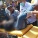 Korban laka lantas Melida Madak (26) saat dievakuasi dari lokasi kejadian.(F. Yusuf/gopos)