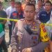 Kapolres Bone Bolango, AKBP Muhammad Alli (tengah) bersama Kasat Reskrim Polres Bone Bolango, AKP Muhammad Arianto (kanan) saat diwawancarai awak media di Desa Diloniyohu, Kecamatan Boliyohuto, Kabupaten Gorontalo, Kamis (9/11/2023). (Putra/Gopos)