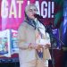 Plt Bupati Bone Bolango, Merlan S. Uloli saat memberikan sambutan pada penutupan Festival Indomie Vaganza dalam rangka memeriahkan Hari Pahlawan di Halaman Kantor Camat Bulango Selatan, Minggu (12/11/2023) malam. (Foto Yudi/Sespri)