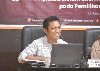 Komisioner KPU Kabupaten Gorontalo Sowan Dehi.
