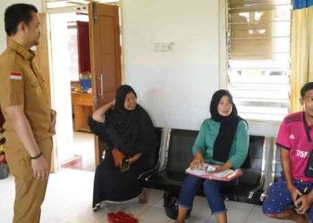 Wakil Wali Kota Gorontalo Ryan F. Kono meminta setiap program yang dilaksanakan pemerintah kelurahan agar melibatkan masyarakat demi suksesnya jalannya pembangunan