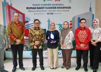 Walikota Gorontalo, Marten Taha melakukan kunjungan kerja bersama jajaran di RS Kanker Dharmais Pusat Kanker Nasional yang diterima oleh Direktur Medik dan Keperawatan dr. Reni Wigati SP. A (K), Rabu (22/11)