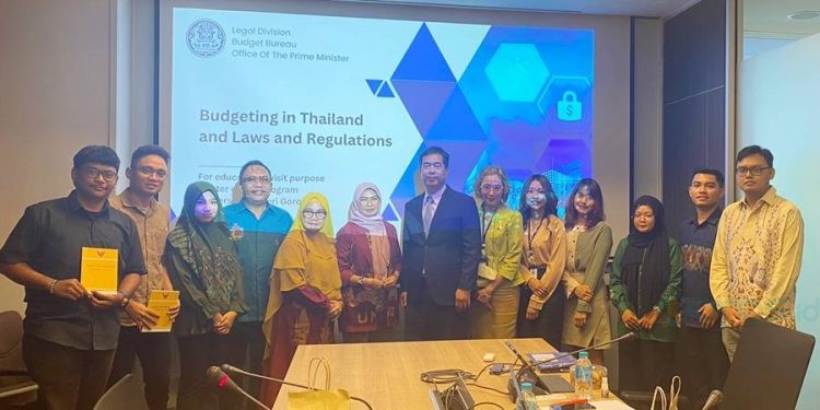 program Partnership Agreement sebagai Implementasi Matakuliah Perbandingan Hukum untuk ke-dua kalinya di Bangkok thailand.