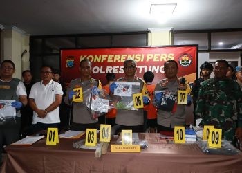 Konfrensi pers yang dipimpin Kapolda Sulut Irjen Pol Setyo Budiyanto di Polresta Bitung, Minggu (26/11/2023).