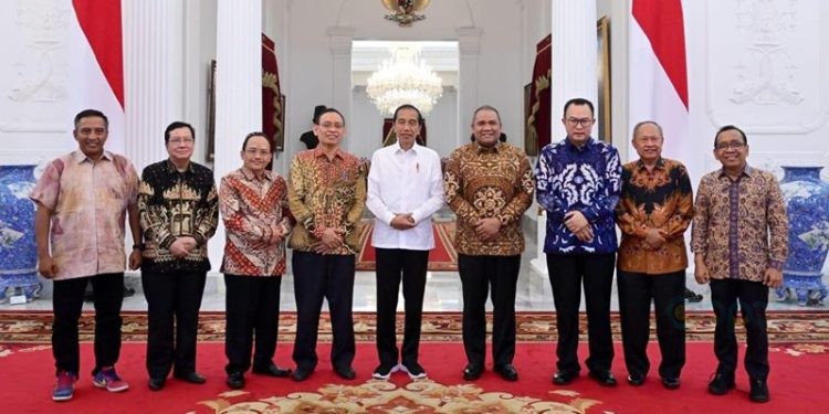 Rektor UNG, Eduart Wolok bersama FRI melaksanakan pertemuan dengan Presiden Joko Widodo (istimewa)