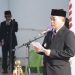 Penjagub Gorontalo Ismail Pakaya saat memimpin upacara memperingati Hari Pahlawan di makam Pahlawan Nasional Nani Wartabone, Jumat (10/11/2023).