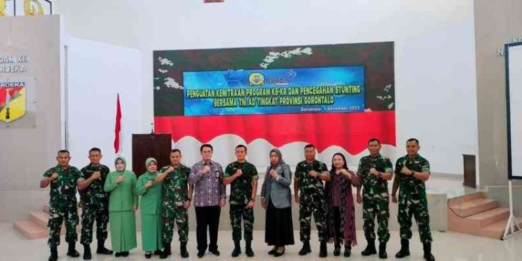 Penguatan Kemitraan Program KB-KR Pencegahan Stunting Bersama TNI AD Tingkat Provinsi Gorontalo di Aula Korem 133 NWB, Jumat 1/12/2023.