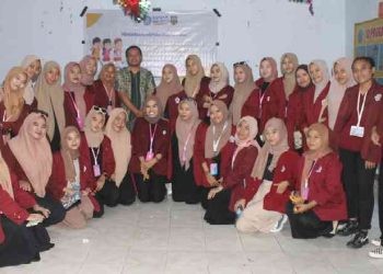 Fakultas Ilmu Pendidikan, Universitas Negeri Gorontalo (UNG), angkatan 2021. Melakukan optimalisasi layanan asesmen melalui peran guru, dan orang tua, dalam mengembangkan nilai moral anak usia dini di Era Society 5.0.
