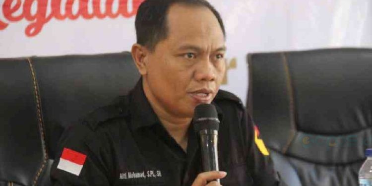 Koordinator Divisi Hukum, Pencegahan, Parmas dan Humas Bawaslu Bone Bolango, Alti Mohamad