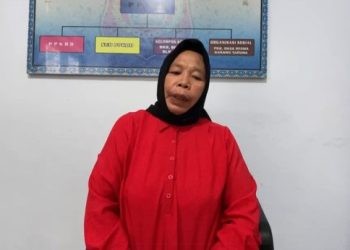 Penyuluh KB Bulango Utara, Hartini Polunto saat diwawancarai, Jumat (15/12/2023).