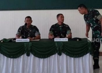 Jumpa pers kasus penganiayaan oleh oknum TNI terhadap relawan Ganjar-Mahfud di Boyolali, Minggu (31/12/2023). [Suara.com/Ari Welianto]