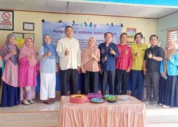Tim Dosen dan mahasiswa Poltekes Kemenkes Gorontalo melaksanakan kegiatan Pengabdian Kepada Masyarakat dalam bentuk Edukasi Pola Hidup Sehat dalam pemanfaatan minuman herbal sebagai antidiabetes.