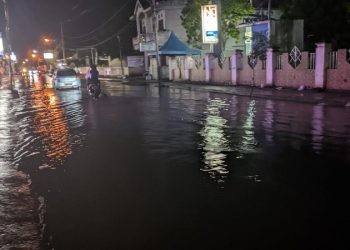 Potret genangan air di salah satu wilayah Kota Gorontalo, Rabu (6/12/2023). (F. Rama/gopos)