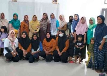 sosialisasi di Posyandu Desa Ombulodata, Kecamatan Kwandang, Selasa (05/12/2023).