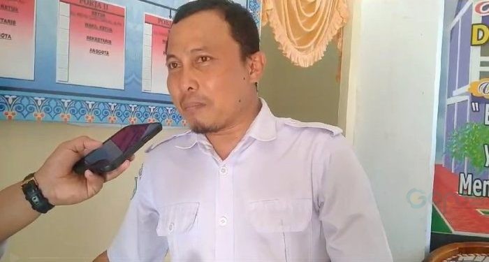 Ketua Persatuan Ahli Gizi Indonesia (Persagi) Bone Bolango, Nurdin Dali saat diwawancarai, Rabu (13/12/2023).