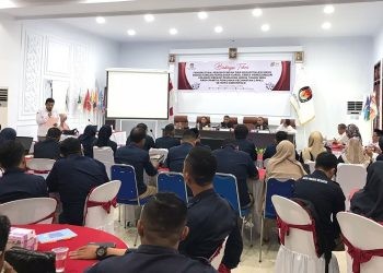 Bimtek pemungutan dan perhitungan hasil perolehan suara yang diikuti PPK se Kota Gorontalo, Kamis (14/12/2023). (F.Rama/Gopos)