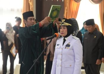 Sila Botutihe resmi dilantik sebagai Penjabat Bupati Gorontalo Utara, Rabu (6/12/2023).(F. Humasprov)