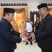 Proses pelantikan Sekretaris Daerah Provinsi Gorontalo Sofian Ibrahim oleh Penjabat Gubernur Gorontalo Ismail Pakaya, Rabu (6/12/2023). (F. humasprov)