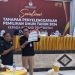 Anggota KPU Provinsi Gorontalo, Opan Hamzah, menyosialisasikan contoh model surat suara yang akan digunakan pada Pemilu 2024 pada sosialisasi tahapan Pemilu 2024 bagi instansi Pemprov Gorontalo, Rabu (20/12/2023)