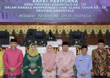 Wakil Bupati Pohuwato Suharsi Igirisa saat menghadiri Paripurna HUT Provinsi Gorontalo, bertempat di ruang sidang DPRD Provinsi Gorontalo, Selasa (5/12/2023) (Istimewa)