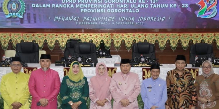 Wakil Bupati Pohuwato Suharsi Igirisa saat menghadiri Paripurna HUT Provinsi Gorontalo, bertempat di ruang sidang DPRD Provinsi Gorontalo, Selasa (5/12/2023) (Istimewa)
