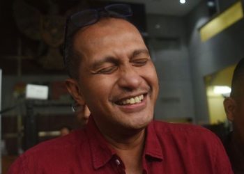 Wakil Menteri Hukum dan HAM Edward Omar Sharif Hiariej alias Eddy Hiariej yang menjadi tersangka kasus suap meninggalkan Gedung Merah Putih KPK usai menjalani pemeriksaan di Jakarta, Senin (4/12/2023).  ANTARA FOTO/Indrianto Eko Suwarso/Spt.