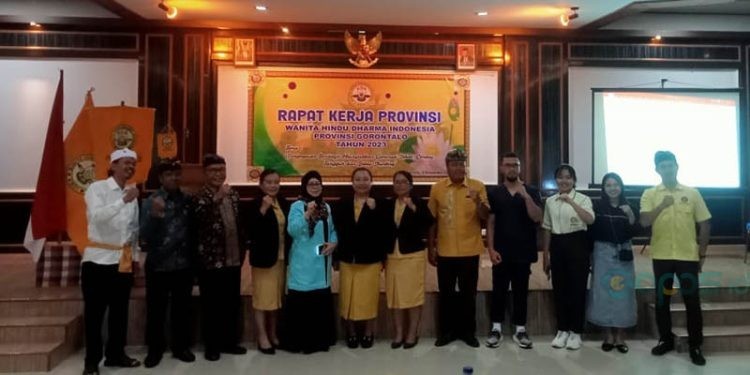 Rapat kerja provinsi, Wanita Hindu Dharma Indonesia (WHDI) Provinsi Gorontalo di Kanwil Kemenag Gorontalo, Sabtu (9/12/2023). Sari/gopos