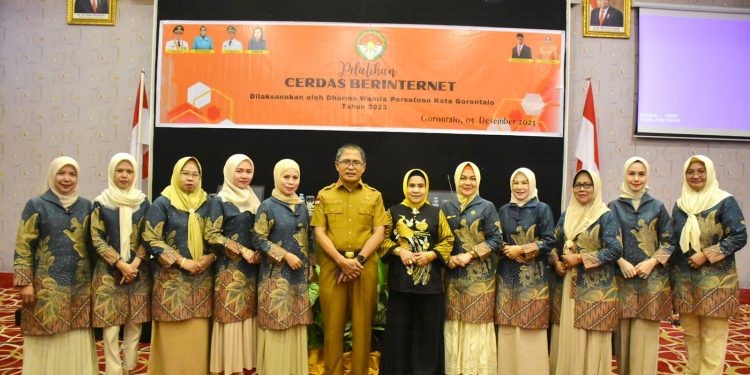 DWP Kota Gorontalo Dibekali Cerdas Berinternet 