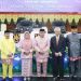 Penjabat Gubernur Gorontalo, Ismail Pakaya berpose bersama Tursandi Alwi, dan Pimpinan DPRD Provinsi Gorontalo usai Rapat Paripurna ke-131 dalam rangka memperingati Hari Ulang Tahun ke-23 Provinsi Gorontalo bertempat di Ruang Rapat DPRD, Senin (5/12/2023). (engki/hms)