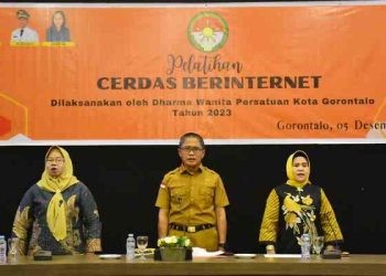 Sekda Buka Pelatihan Cerdas Berinternet Untuk DWP