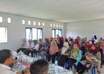 DinsosP3APPKB Bone Bolango saat memberikan program literasi kesehatan masyarakat tentang pencegahan stunting