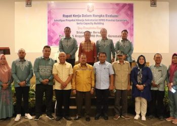Pembukaan rapat kerja jajaran sekretariat DPRD Provinsi Gorontalo, Kamis (7/12/2023) (istimewa)