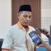 Anggota Komisi IV DPRD Provinsi Gorontalo, Adnan Entengo saat diwawancarai awak media, Senin (10/12/2023) (muhajir/gopos)